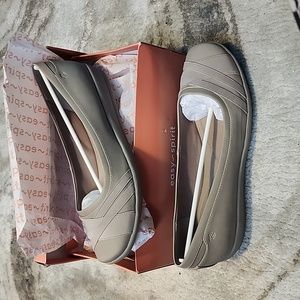 Easy Spirit Shoes